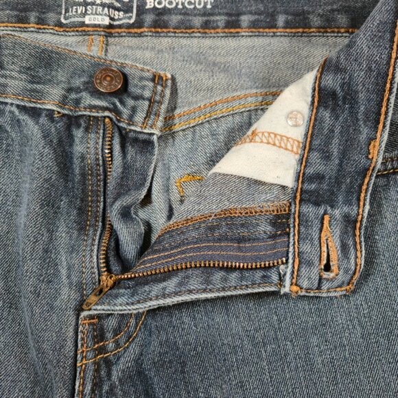 Levi's Women's Signature Gold Bootcut Jeans Size 30 Blue Denim Medium Wash - Picture 6 of 11